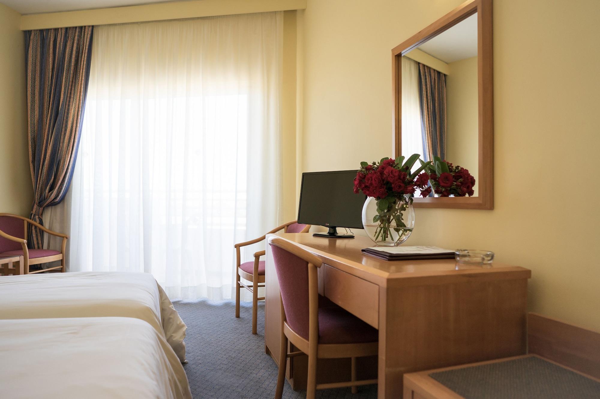 Aloe Hotel Paphos Eksteriør billede