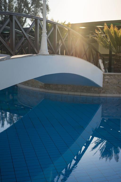 Aloe Hotel Paphos Eksteriør billede