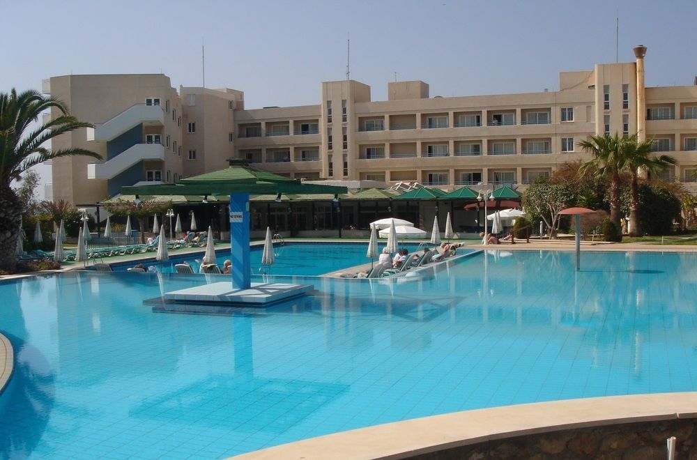 Aloe Hotel Paphos Eksteriør billede