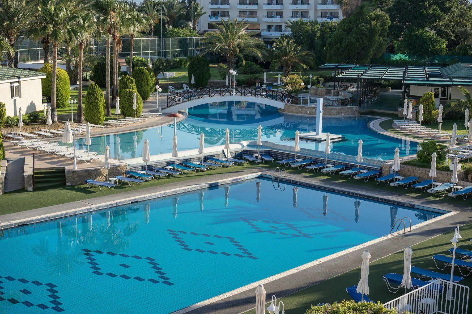 Aloe Hotel Paphos Eksteriør billede