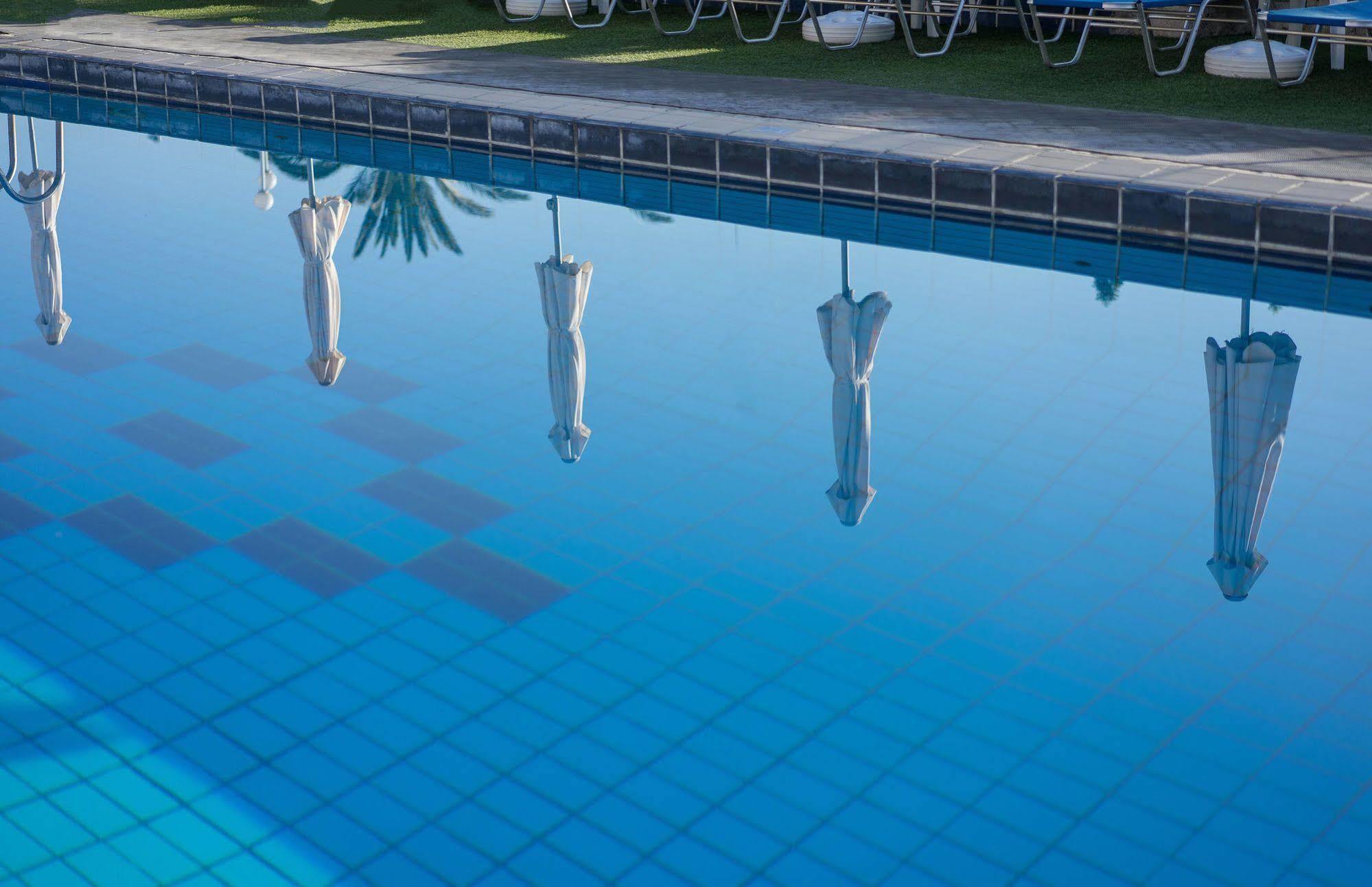 Aloe Hotel Paphos Eksteriør billede