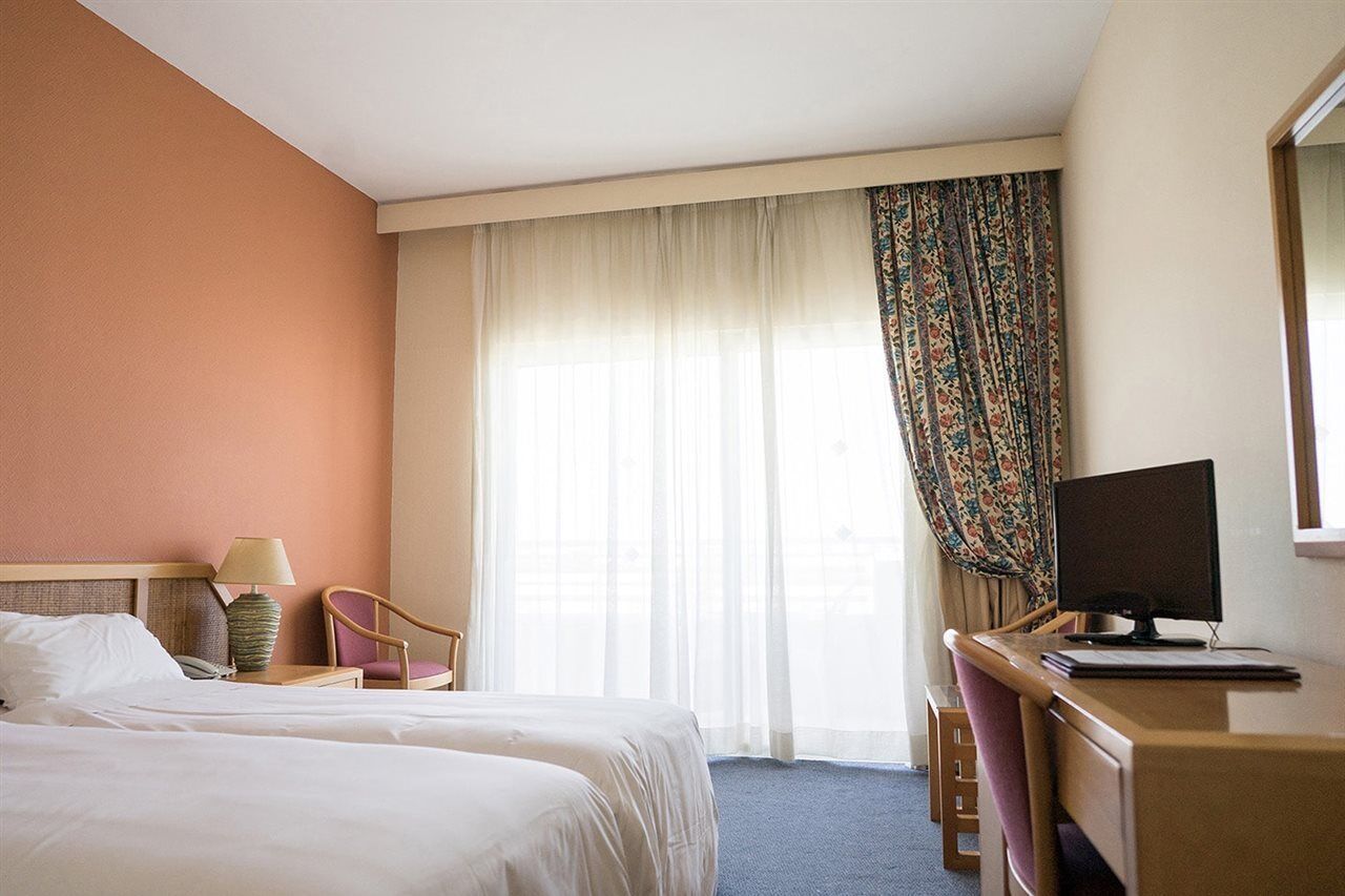 Aloe Hotel Paphos Eksteriør billede